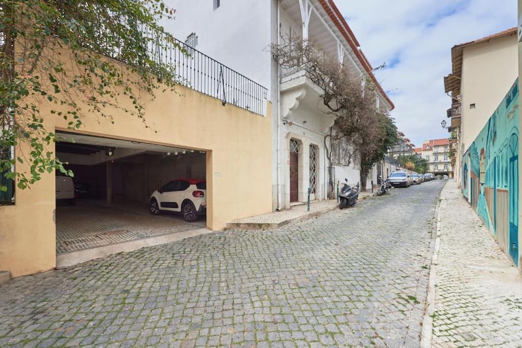 Charming Duplex With Private Terrace And Parking Appartement Lisboa